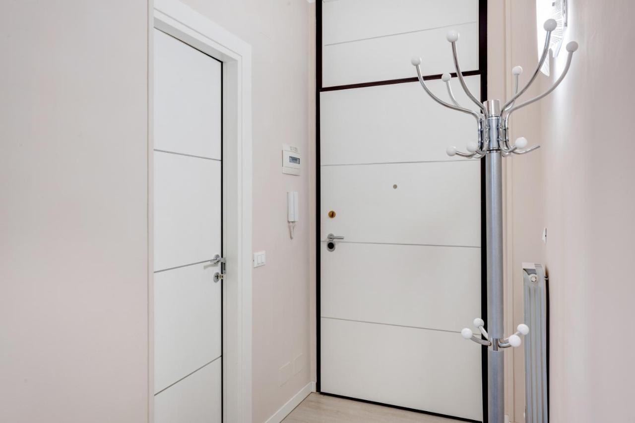 Luni Mare Bright Terrace Flat With Parking Διαμέρισμα Marinella di Sarzana Εξωτερικό φωτογραφία