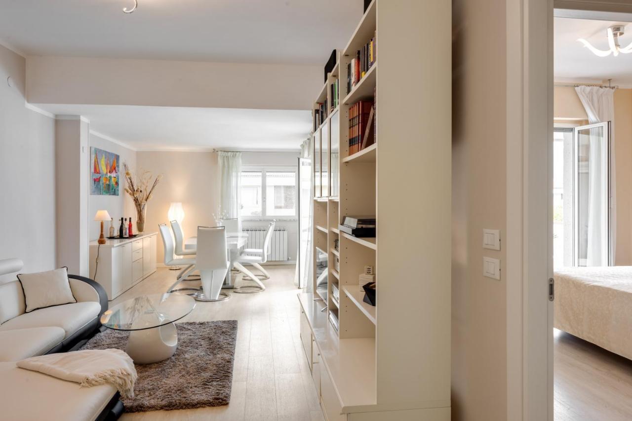 Luni Mare Bright Terrace Flat With Parking Διαμέρισμα Marinella di Sarzana Εξωτερικό φωτογραφία